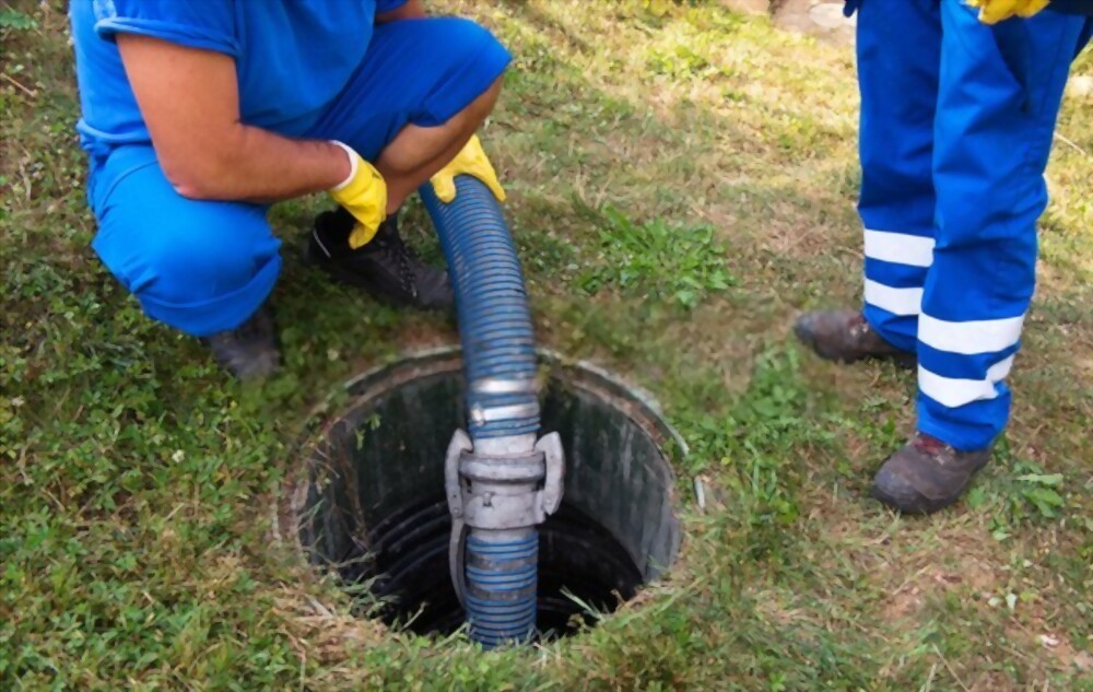 Empty septic tanks safely with the best septic tank cleaning services